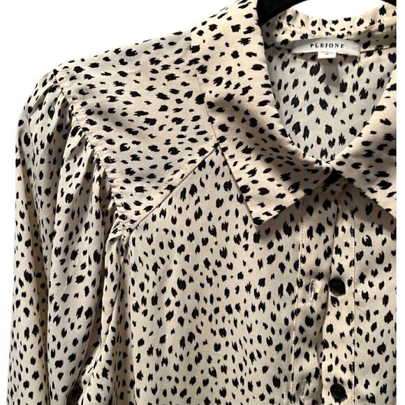 Women's Pleione Patterned Silky Button Down Cream and Black Printed Blouse Sz M - Picture 5 of 7